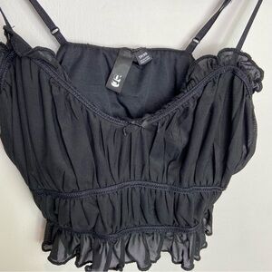 Like new black crop top‎ size Xs
